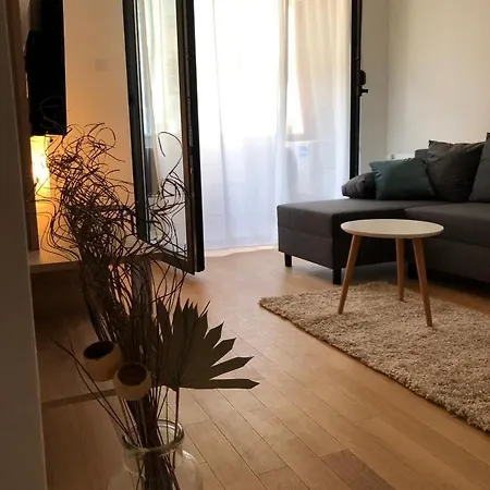 Iris Apartman *